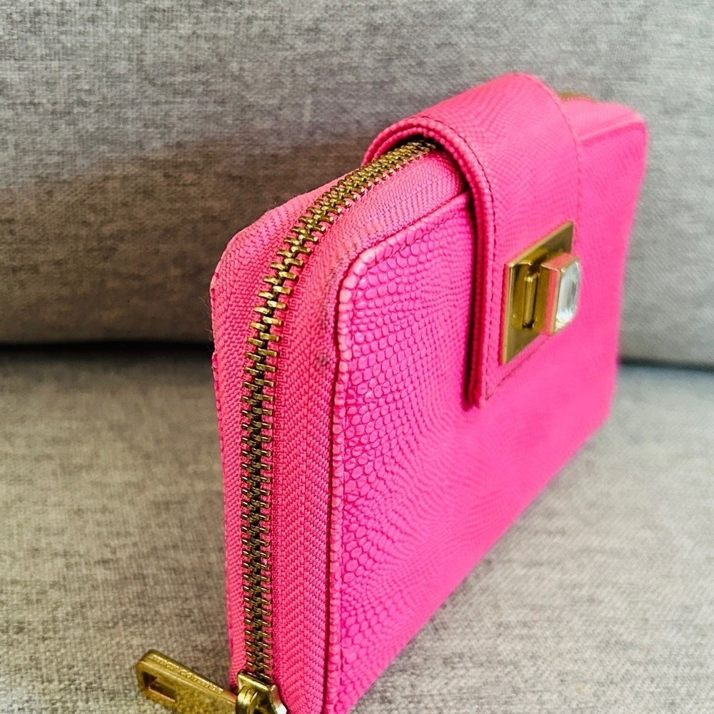 Juicy Couture Pink Chic Card Wallet - Picture 5 of 9